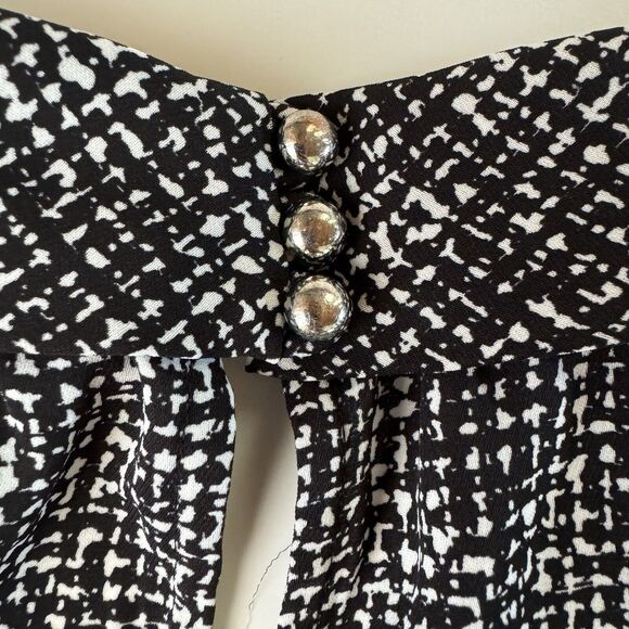 WHITE HOUSE BLACK MARKET SLEEVELESS Back KEYHOLE V-Neck Elastic Waist Size M - Picture 11 of 11